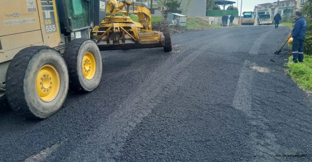 ALTINORDU’DA BOZULAN YOLLAR ONARILIYOR