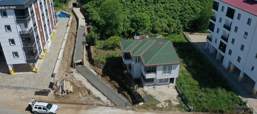ALTINORDU’DA SAĞLIKLI ALT YAPI ÇALIŞMALARI SÜRÜYOR
