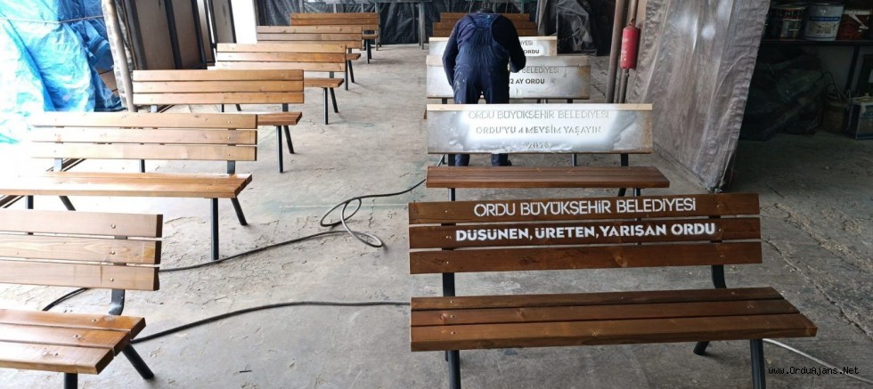 BÜYÜKŞEHİR KENT MOBİLYALARINI KENDİ ÜRETİYOR 