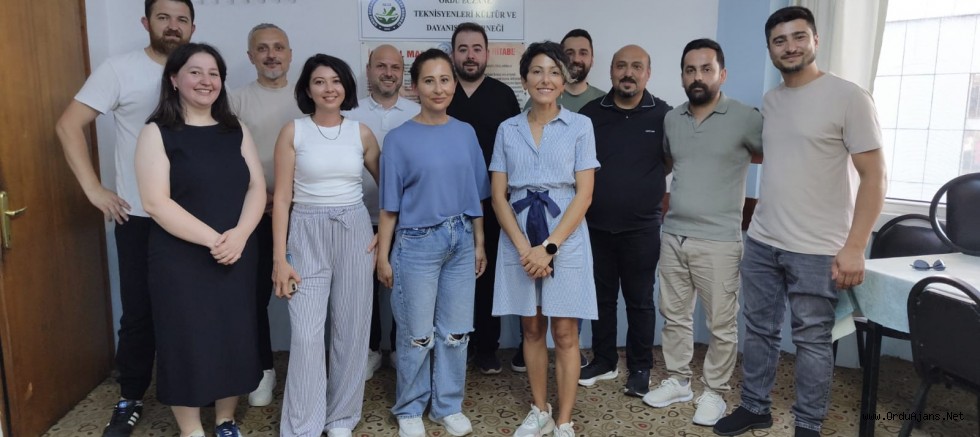 Eczane Teknisyenlerinin Güvendiği İsim Üçüncü Kez Başkan!