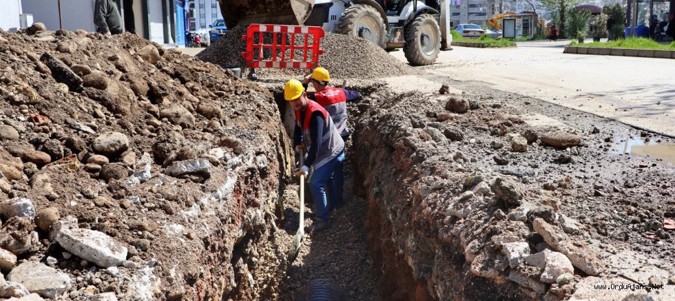 FATSA’DA ALT YAPI SORUNUNA NEŞTER
