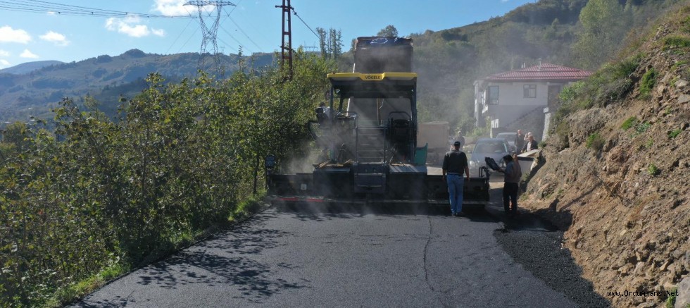 GÖLKÖY’DE 3 MAHALLEYE HİTAP EDEN YOL ASFALTLANIYOR