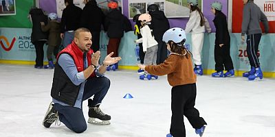 ALTINORDU BELEDİYESİ BUZ PİSTİNDE SÖMESTR YOĞUNLUĞU