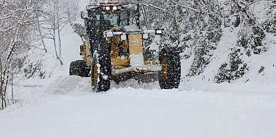 ALTINORDU BELEDİYESİ’NDE KARLA MÜCADELEDE HUMMALI ÇALIŞMA