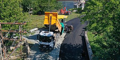 ALTINORDU YARAŞLI YOLU SICAK ASFALT KONFORUNA KAVUŞTU