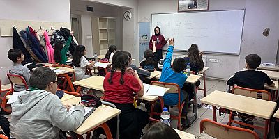 BİLGİ EVLERİ HEM ÖĞRENCİLERE HEM AİLELERE UMUT OLUYOR