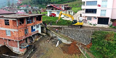 ÇAMAŞ’TA GÜVENLİ YOL İNŞASI SÜRÜYOR