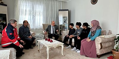 Vali Erol, Hane Ziyaretlerinde Bulundu