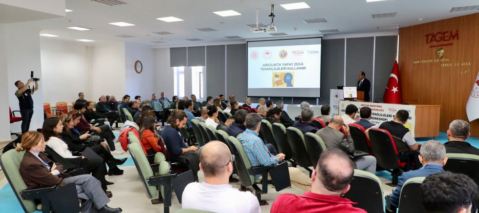 Vali Erol, Arıcılıkta Yapay Zekâ Teknolojileri Kullanımı Çalıştayı’na Katıldı
