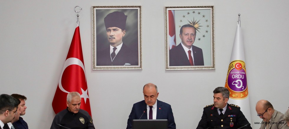 Vali Erol, Basın Mensuplarına Değerlendirmelerde Bulundu