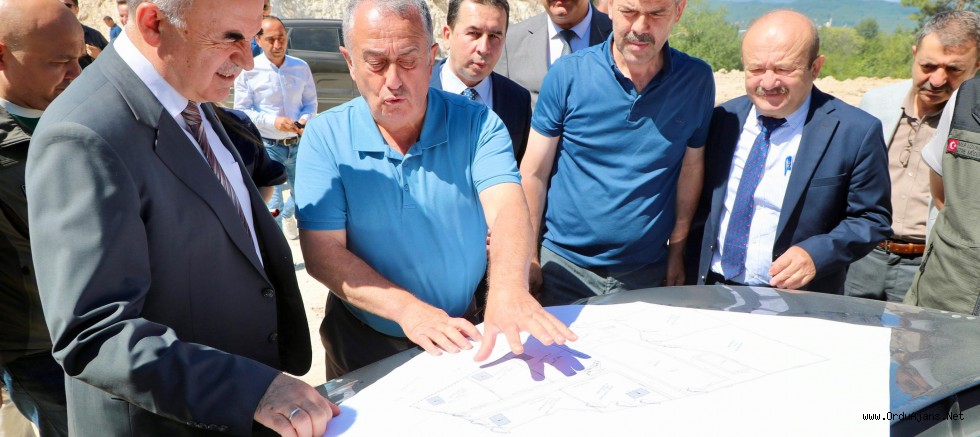 Vali Erol, Sahipsiz Sokak Hayvanları İçin Yapılmakta Olan Barınak, Doğal Yaşam Alanı ve Rehabilitasyon Merkezi İnşaatlarını İnceledi