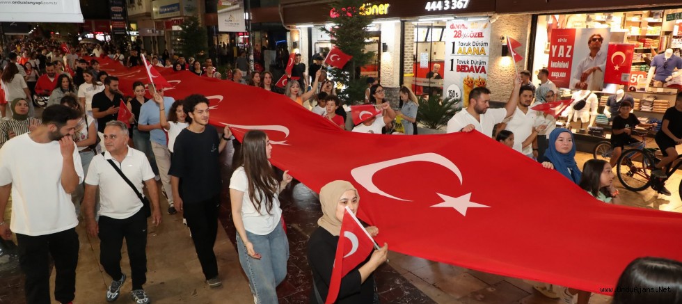 Zafer Bayramı Kutlamaları Kapsamında Yürüyüş ve Konser Etkinliği Yapıldı